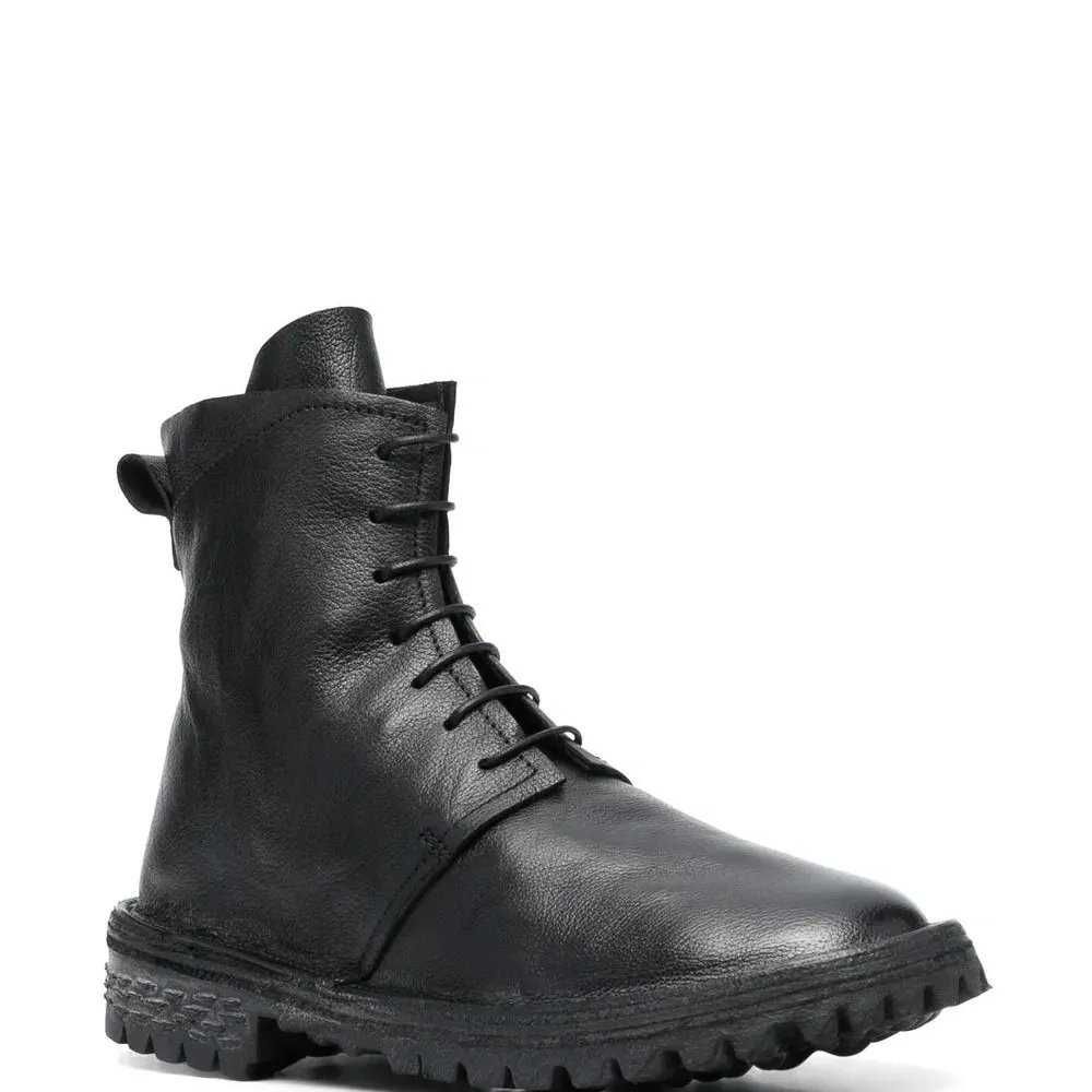 Ботинки на шнуровке