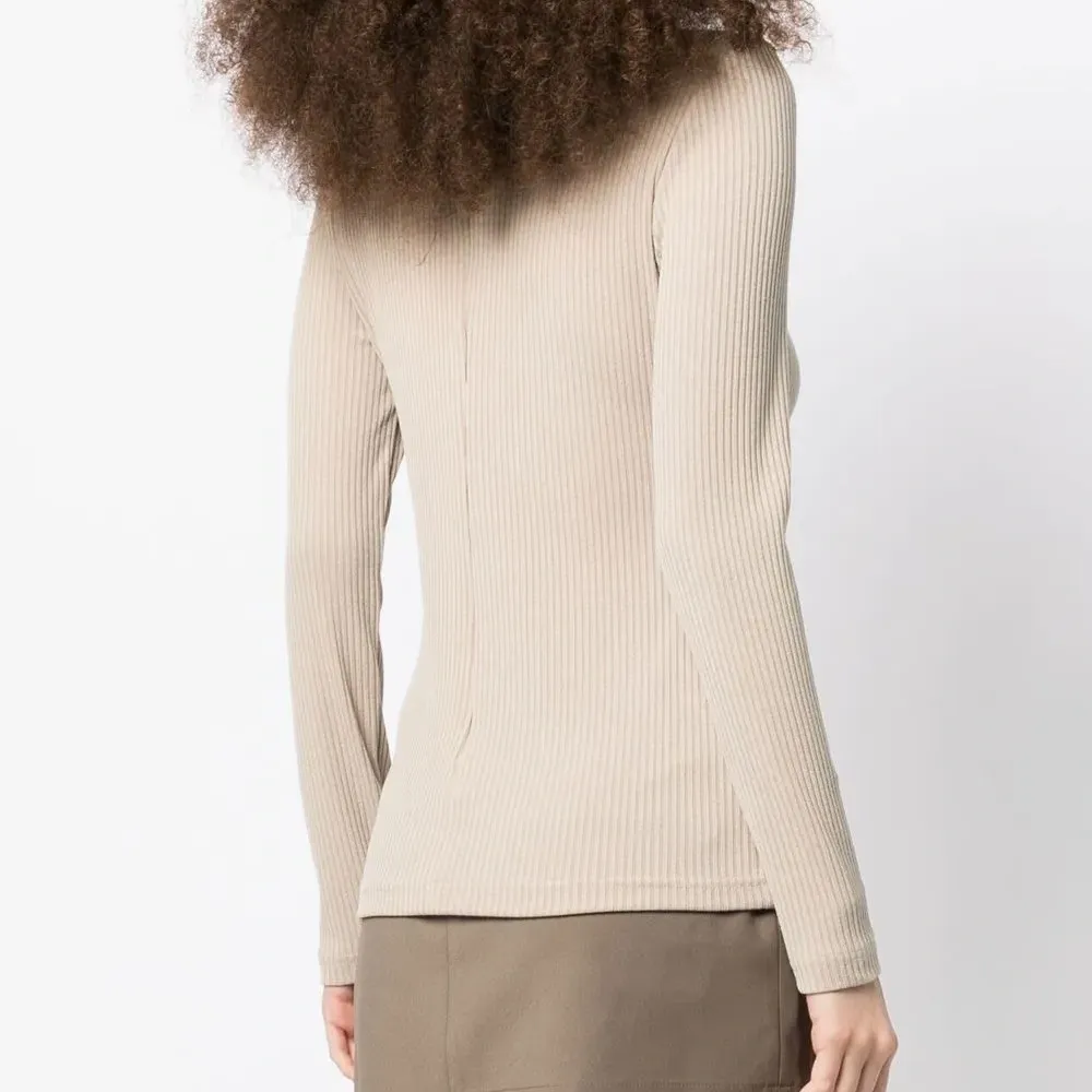 Топ с длинными рукавами