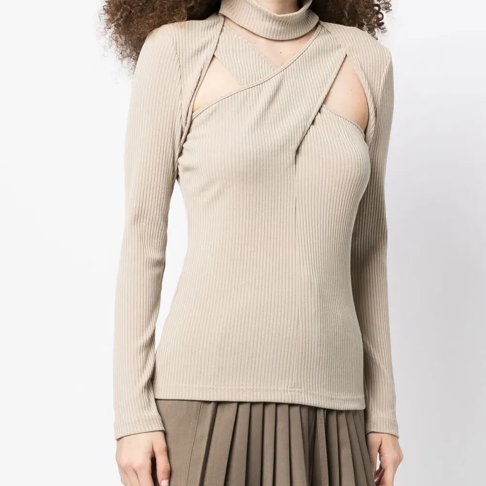 Топ с длинными рукавами