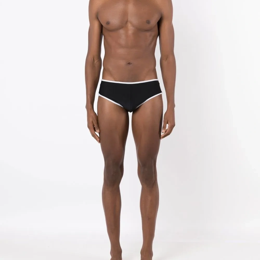 Плавки с контрастной отделкой Плавки с контрастной отделкой