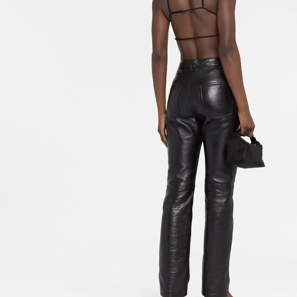 топ с вырезом халтер