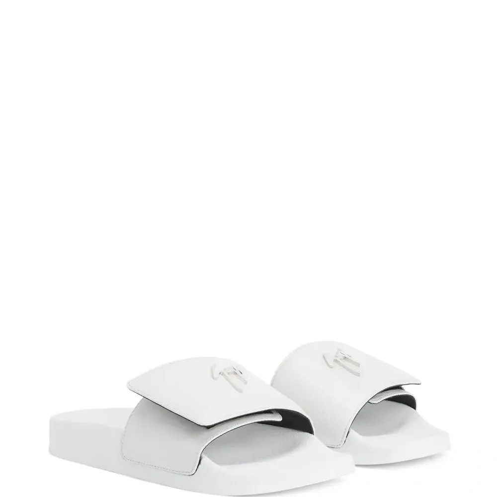 Шлепанцы на липучках с логотипом