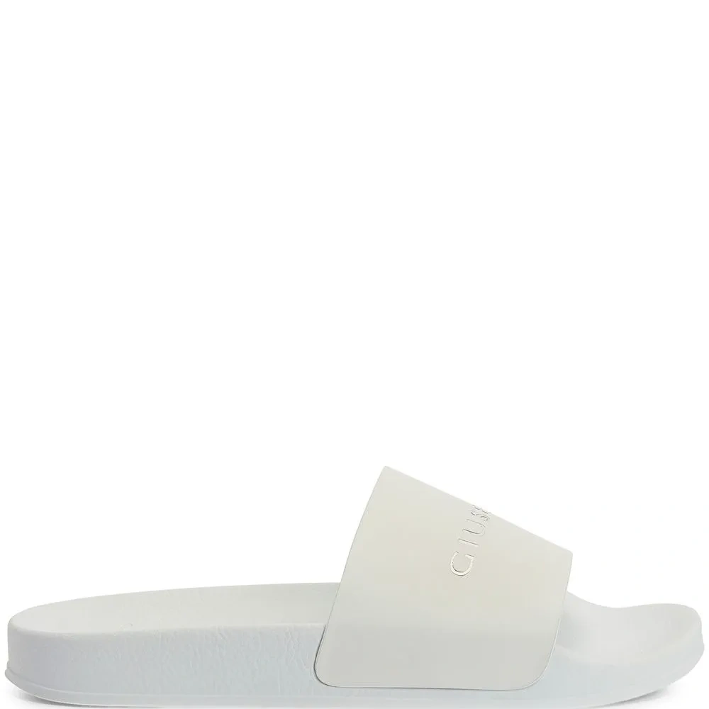 Шлепанцы с логотипом