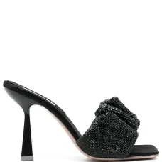 Босоножки на каблуке