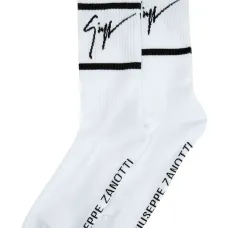 Носки вязки интарсия