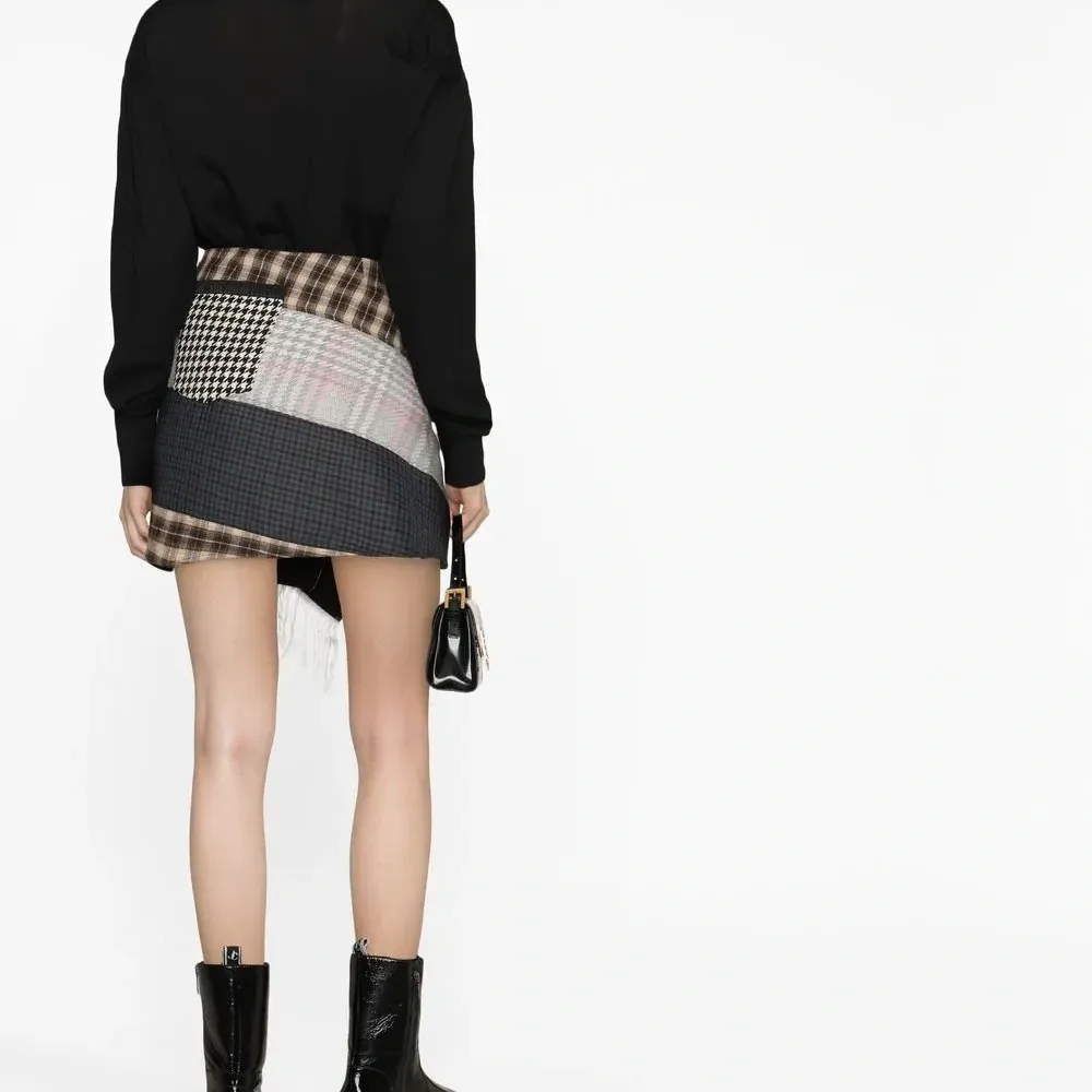 Джемпер в рубчик с высоким воротником