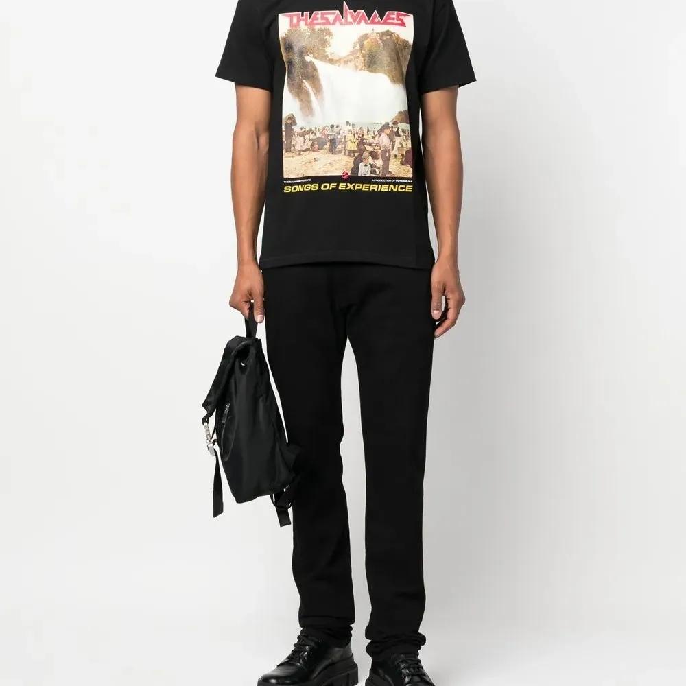 Футболка с графичным принтом