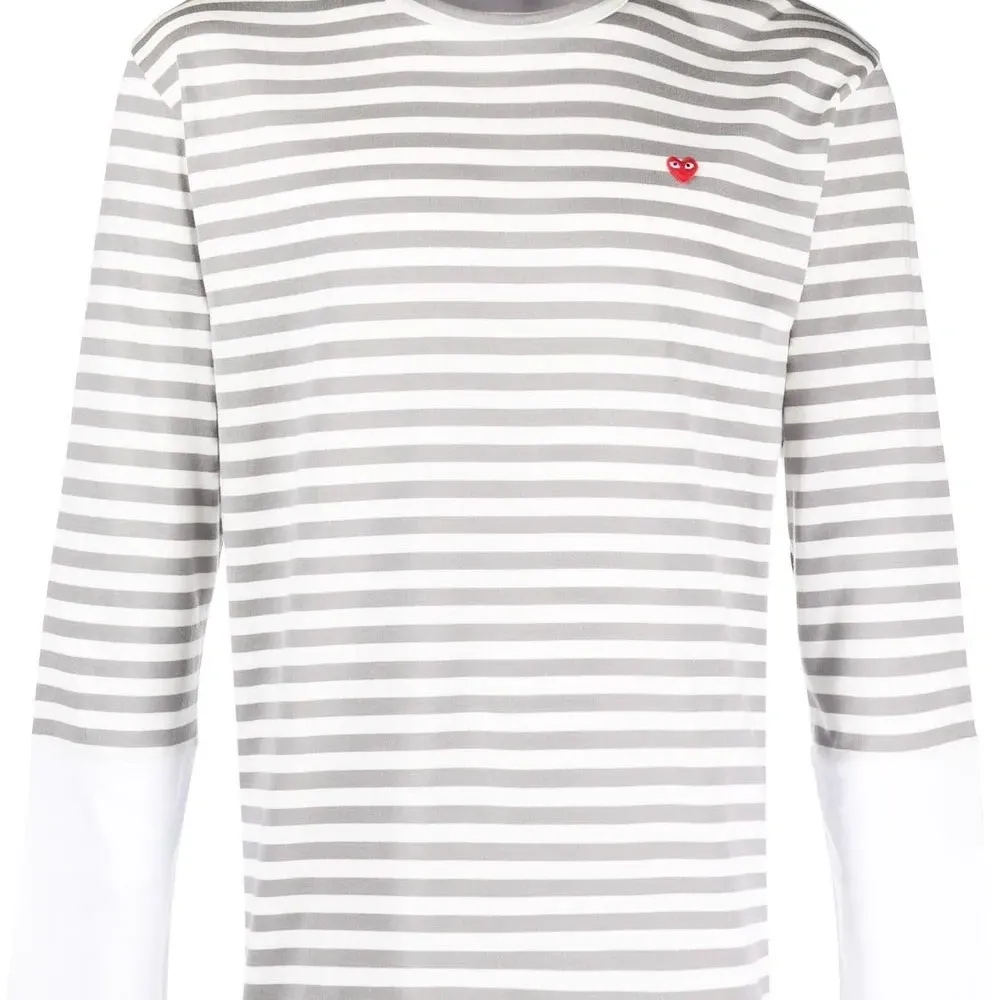 Полосатая футболка с длинными рукавами