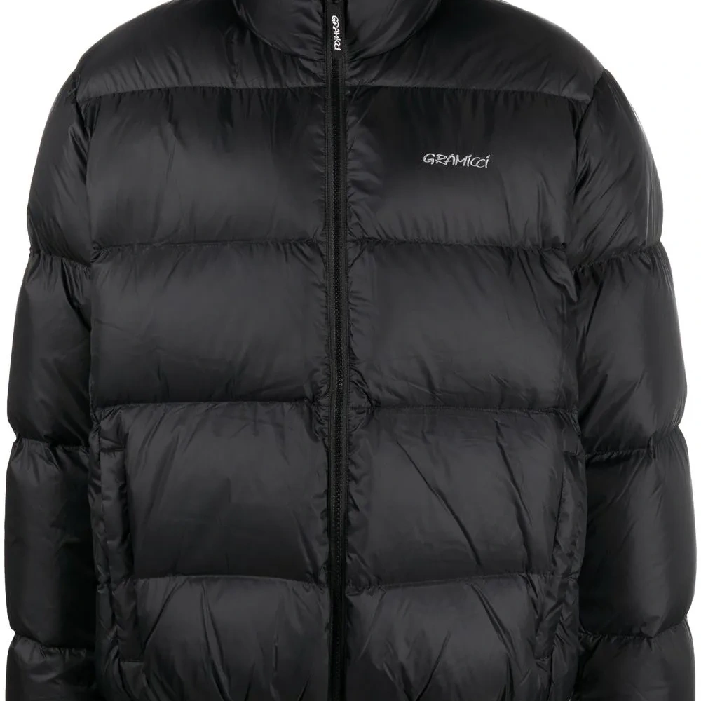 Пуховик с вышитым логотипом Пуховик с вышитым логотипом