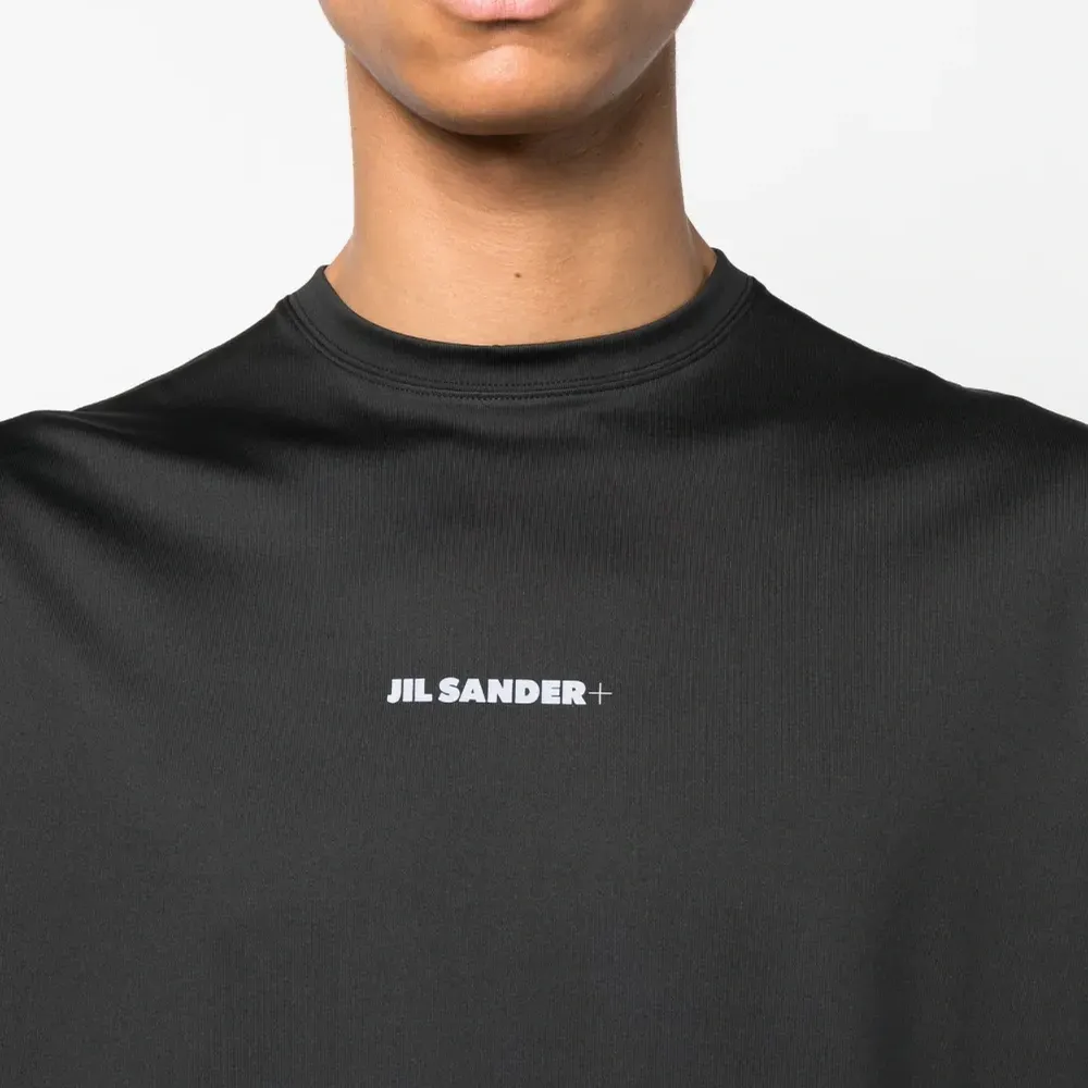 Спортивная футболка с логотипом