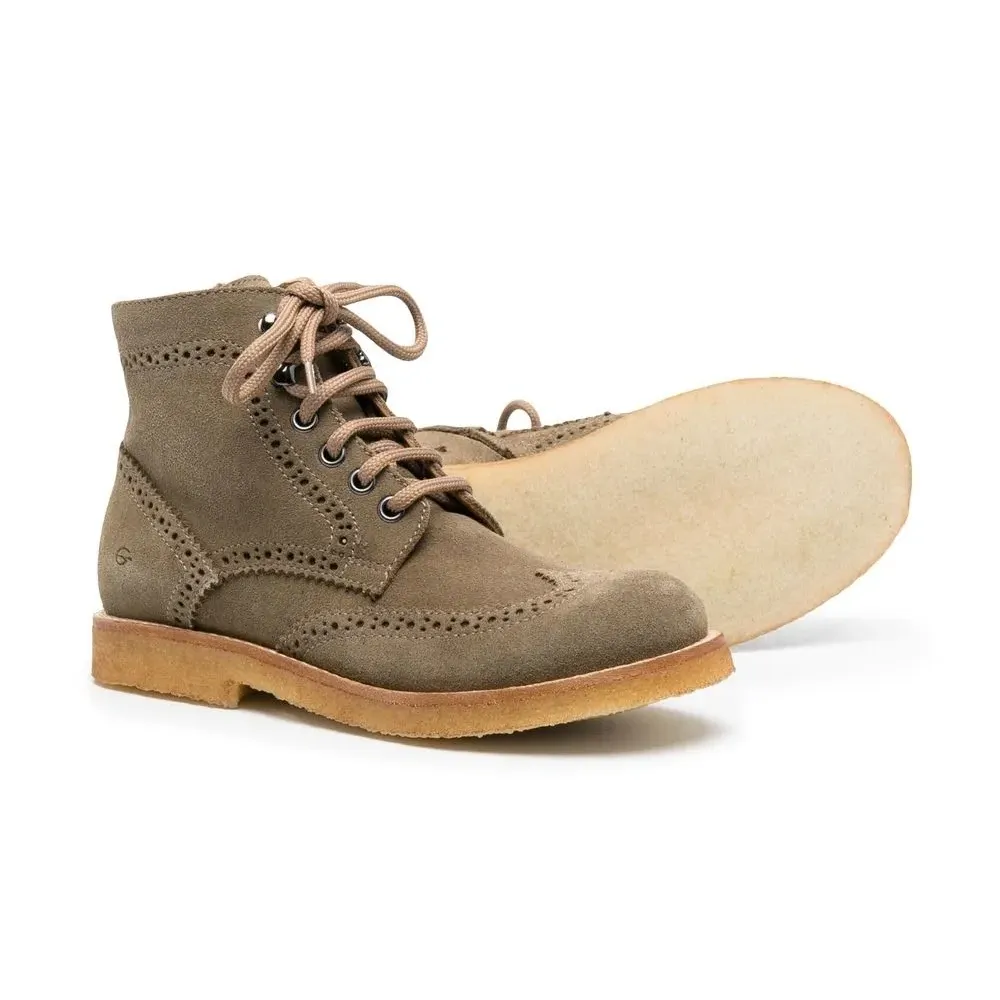 Ботинки на шнуровке