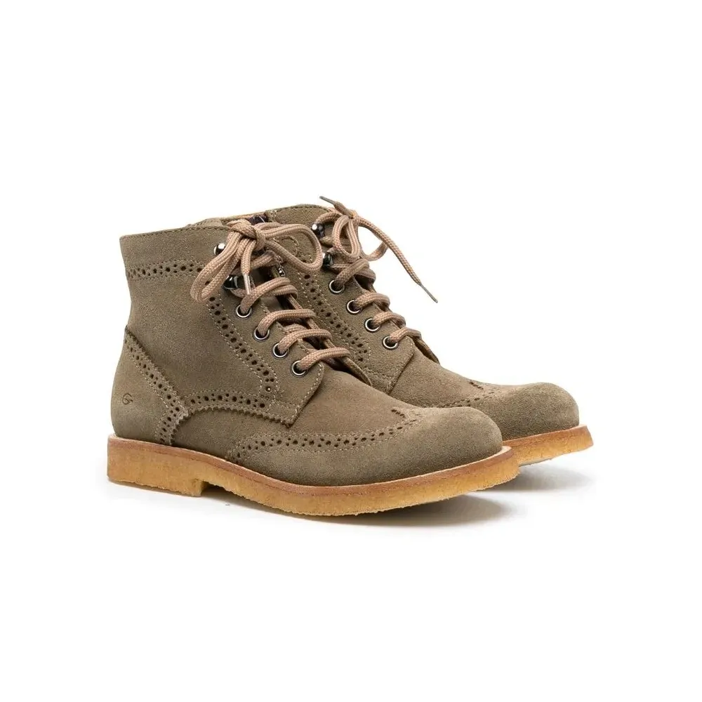 Ботинки на шнуровке