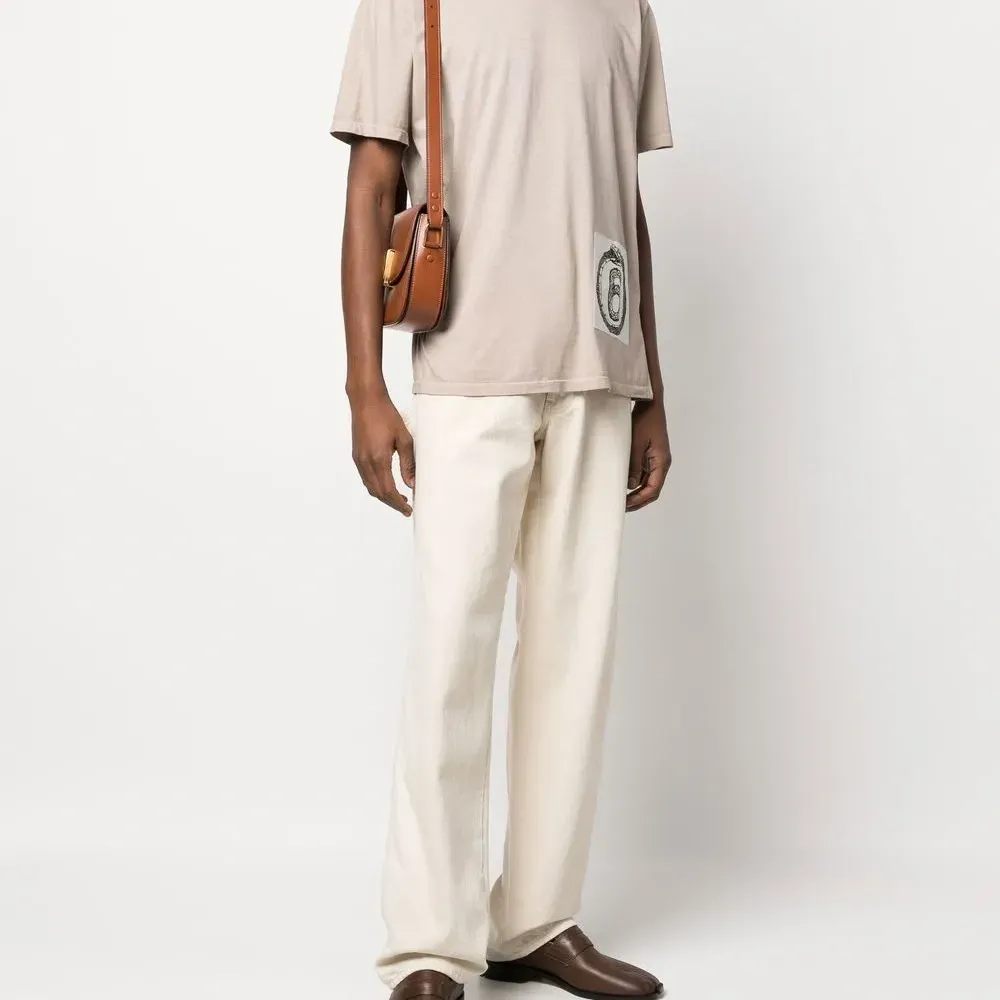 Футболка с нашивкой-логотипом