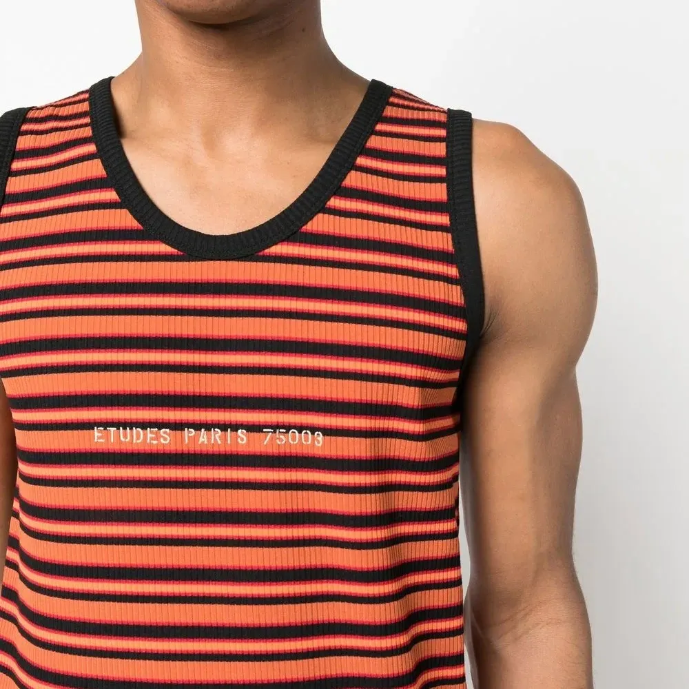 Топ с вышитым логотипом