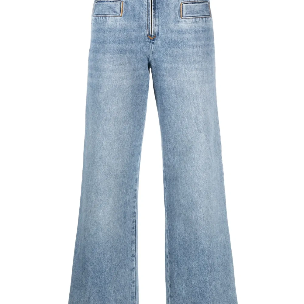 Широкие джинсы с завышенной талией