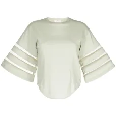 Футболка с вырезами