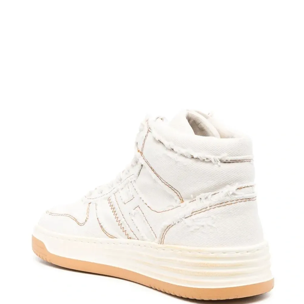 Высокие кроссовки с контрастной строчкой