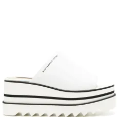 Сандалии на платформе