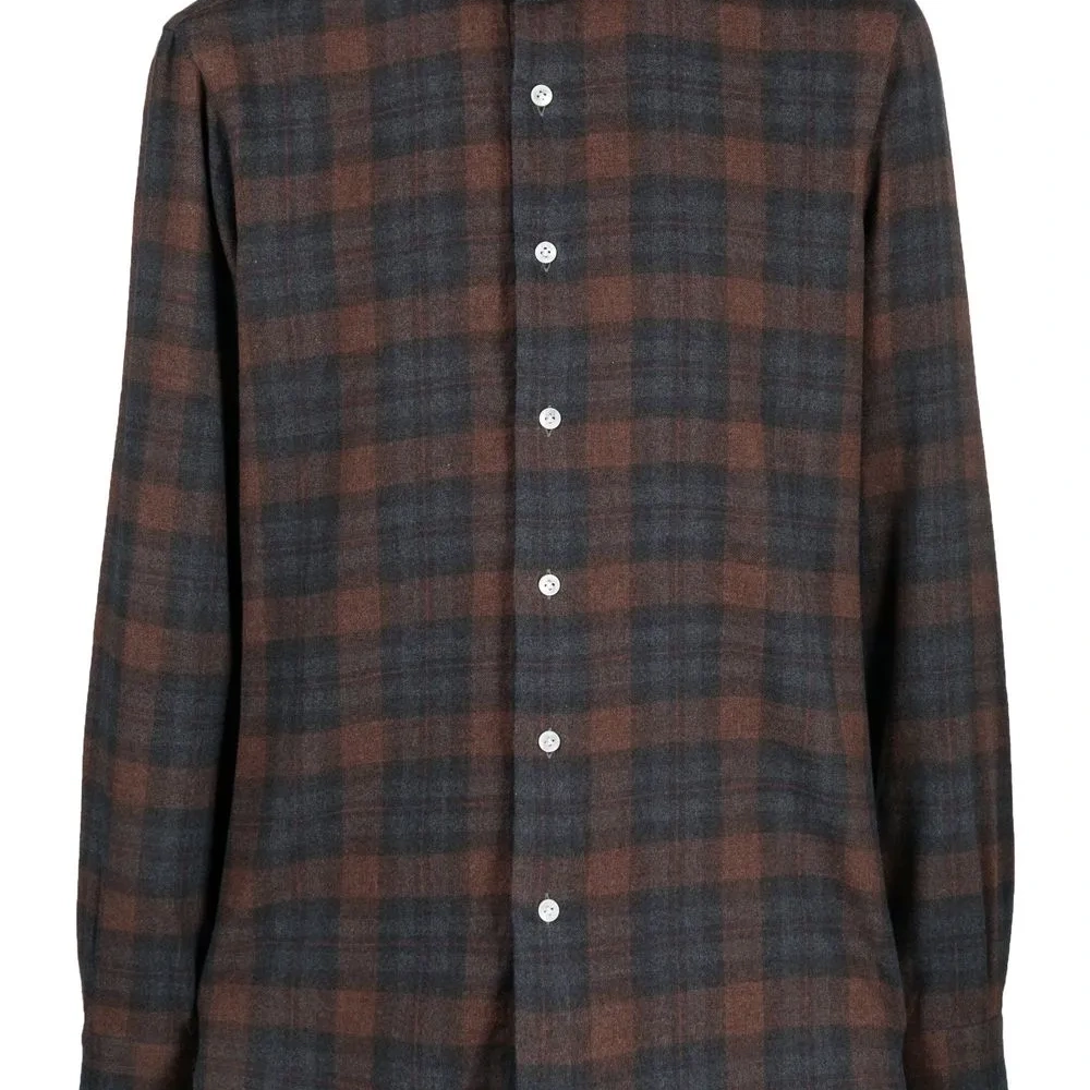 Клетчатая рубашка на пуговицах Клетчатая рубашка на пуговицах