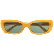 Солнцезащитные очки в овальной оправе