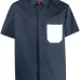Рубашка с короткими рукавами и контрастным карманом
