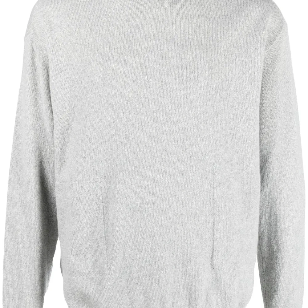 Свитер с капюшоном