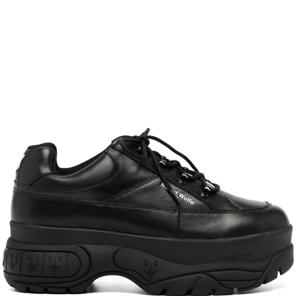 Массивные кроссовки на шнуровке