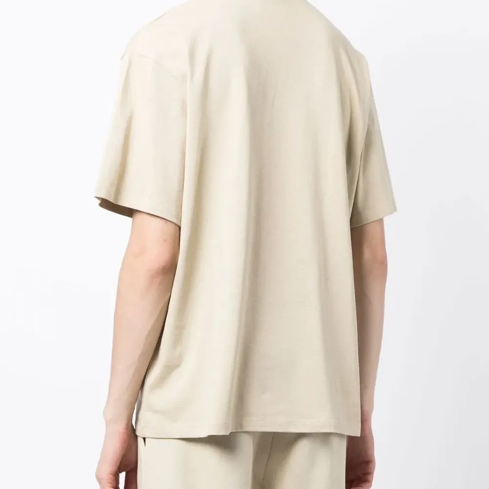 Футболка с логотипом