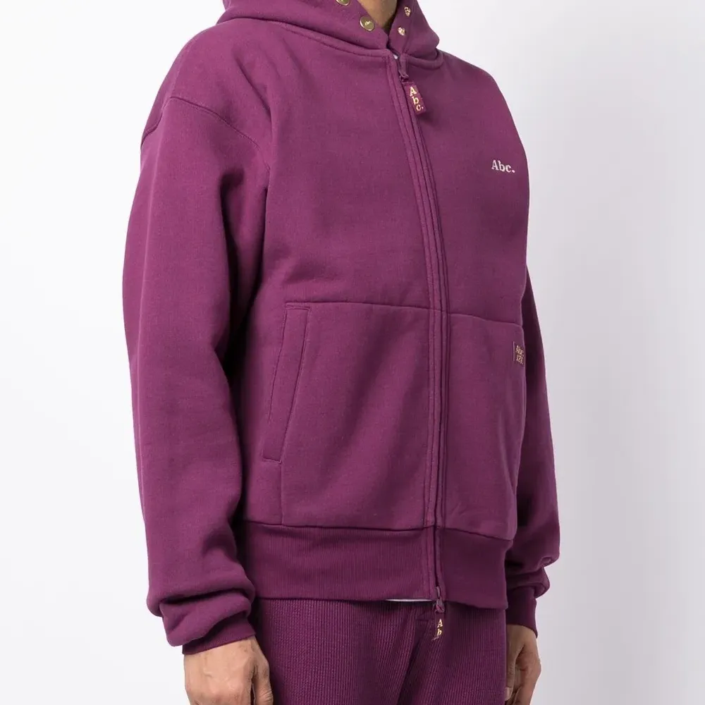 Худи с нашивкой-логотипом