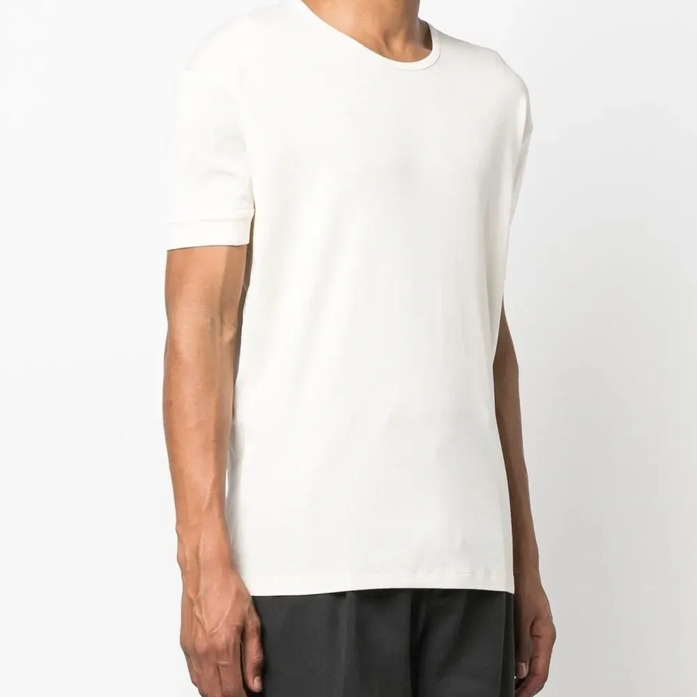 Футболка с круглым вырезом