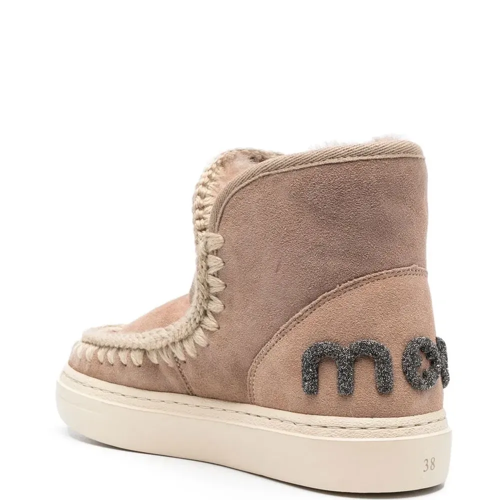 Ботинки с отделкой в технике кроше