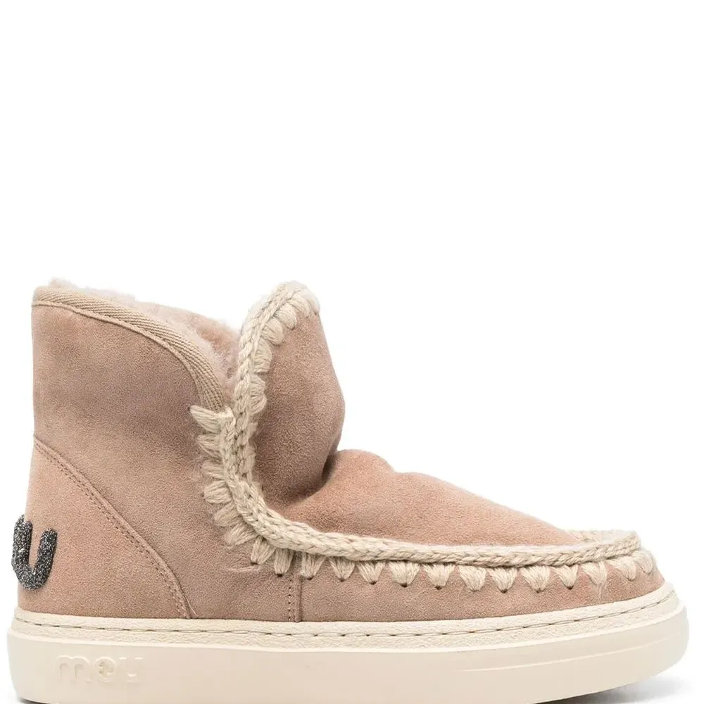 Ботинки с отделкой в технике кроше