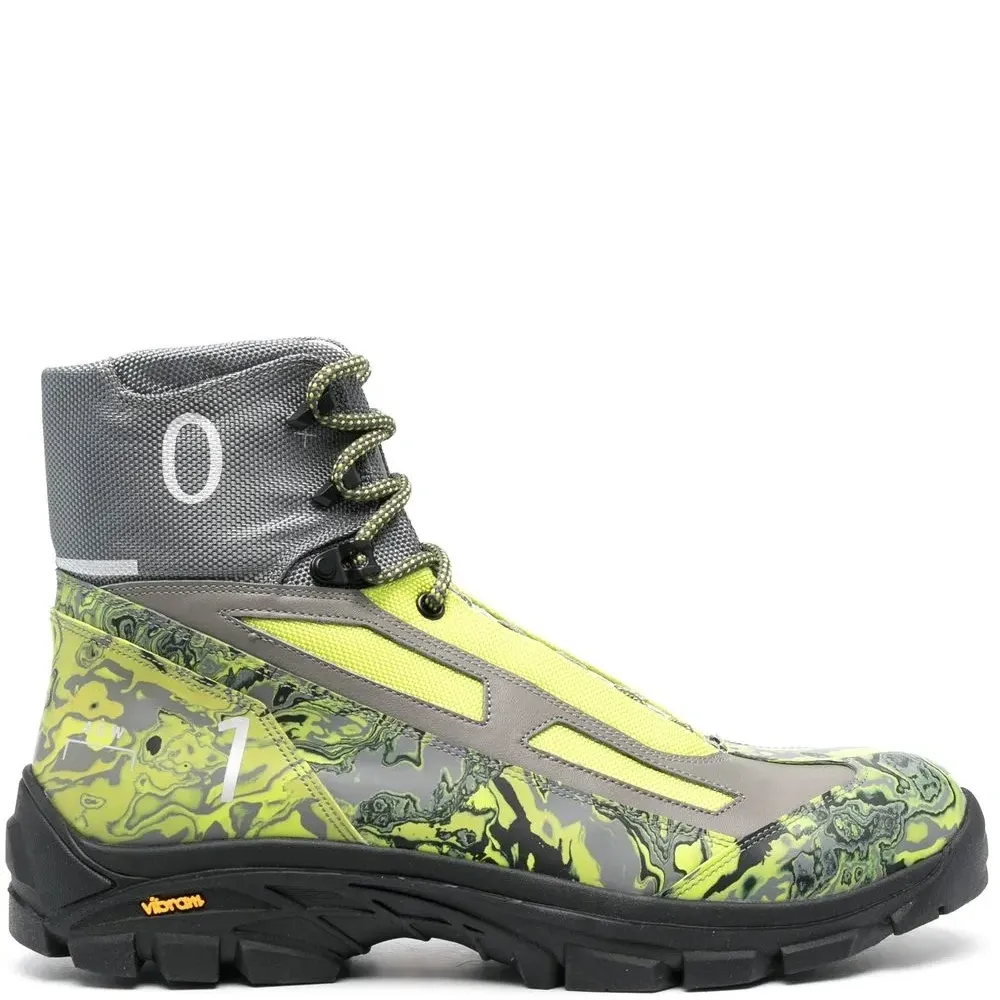 Массивные ботинки