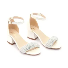 Сандалии со стразами