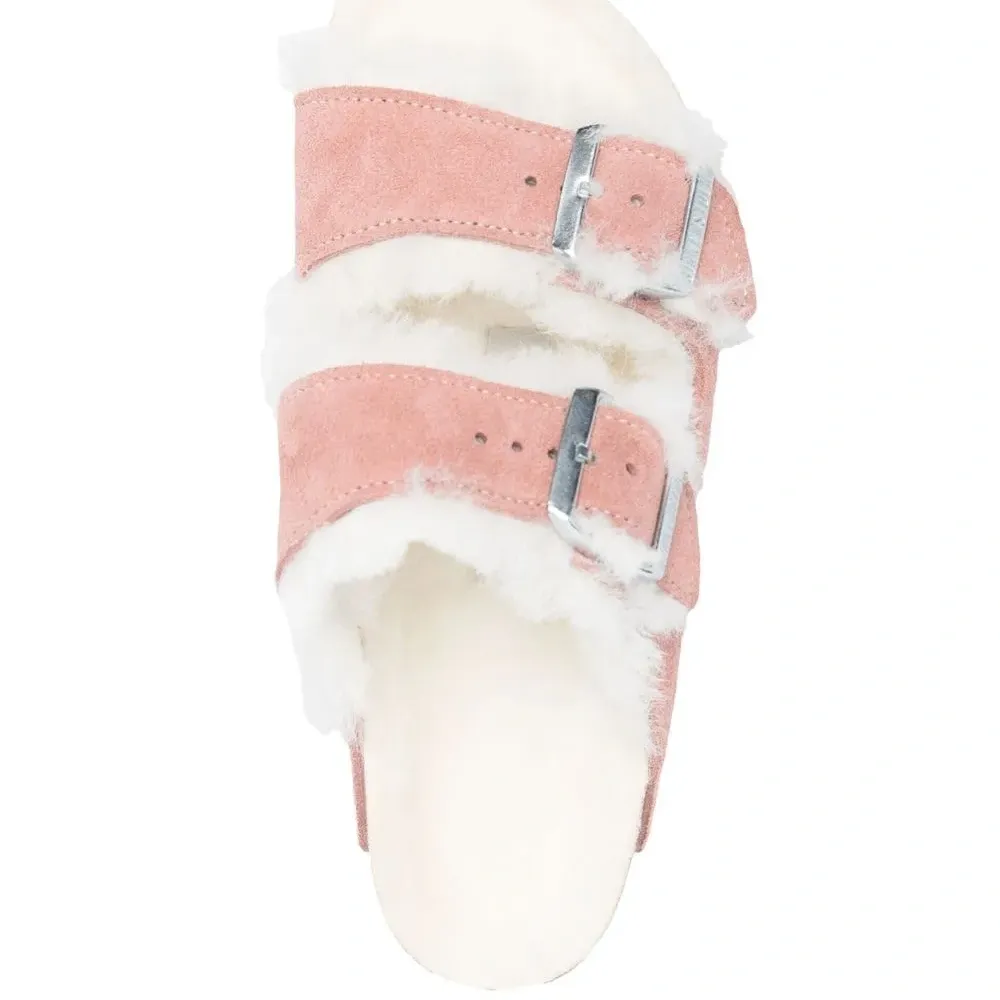 Меховые шлепанцы