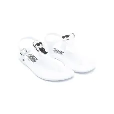 Глянцевые сандалии с нашивкой Глянцевые сандалии с нашивкой