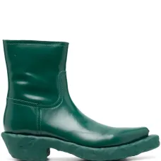 Ботинки на фактурной подошве