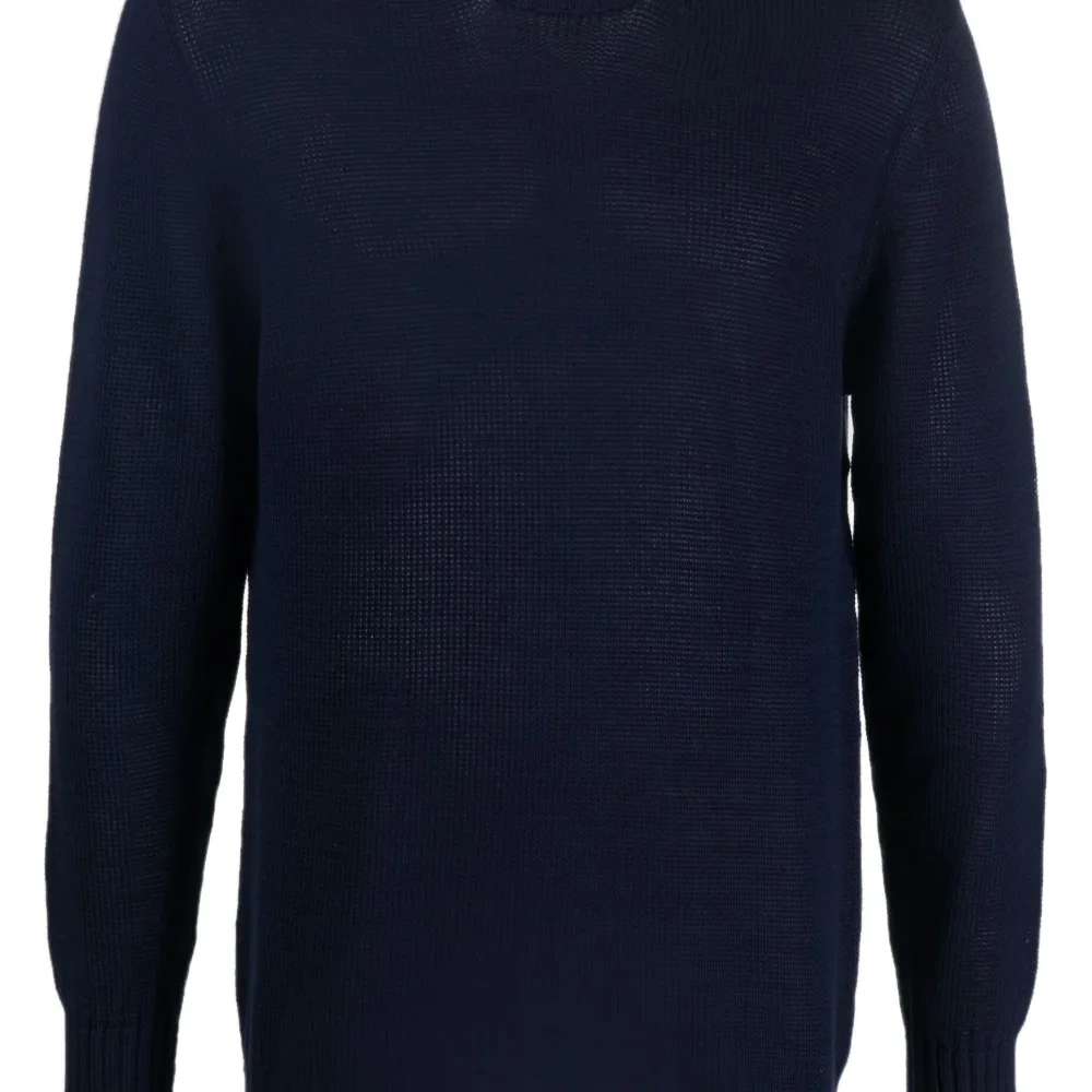 Джемпер тонкой вязки