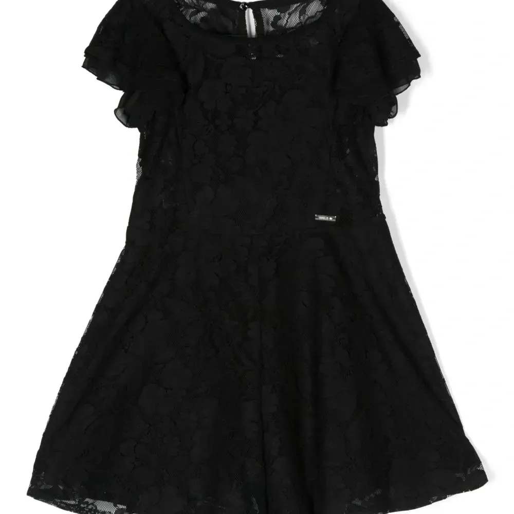 Платье с короткими рукавами