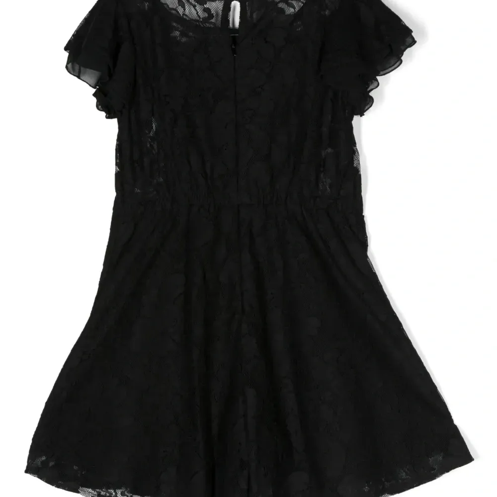 Платье с короткими рукавами