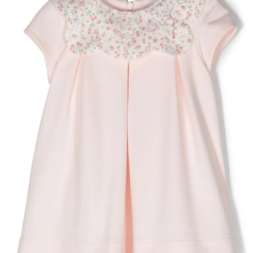 Платье с короткими рукавами и цветочным принтом