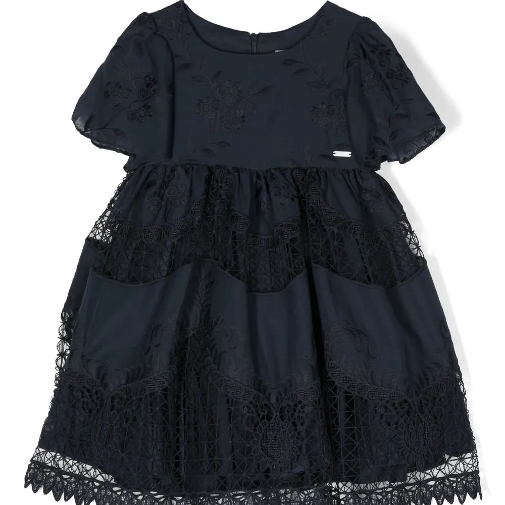 Платье с цветочной вышивкой