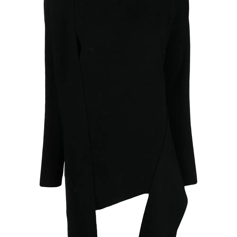 Свитер с асимметричным подолом