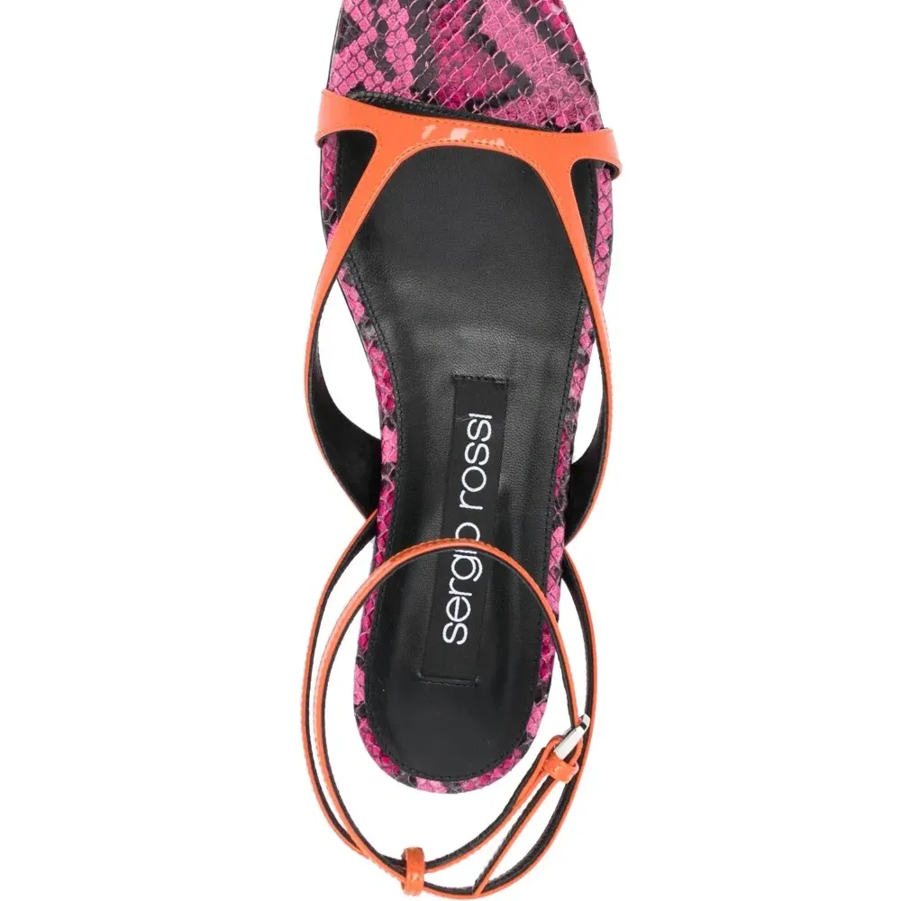 Сандалии с ремешком на щиколотке