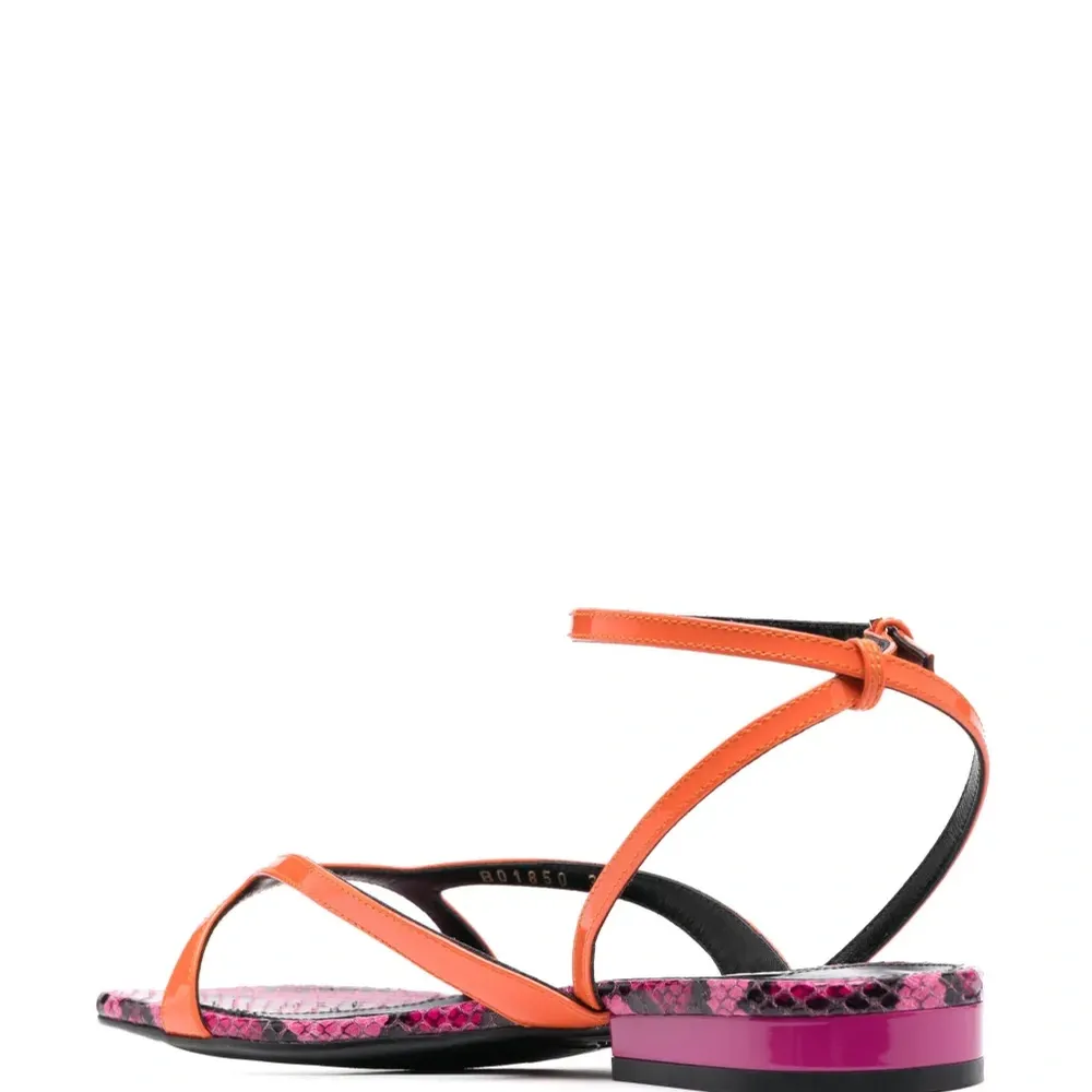 Сандалии с ремешком на щиколотке