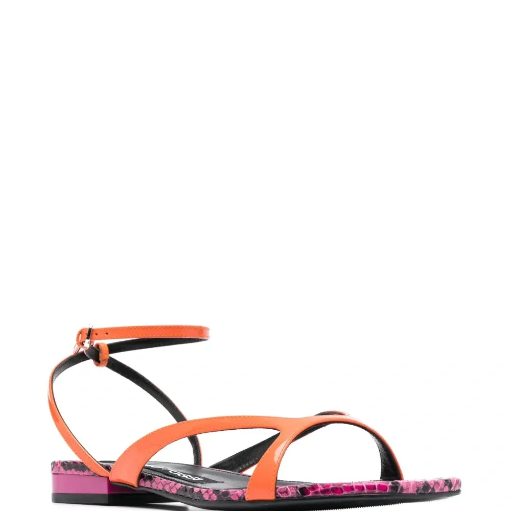 Сандалии с ремешком на щиколотке