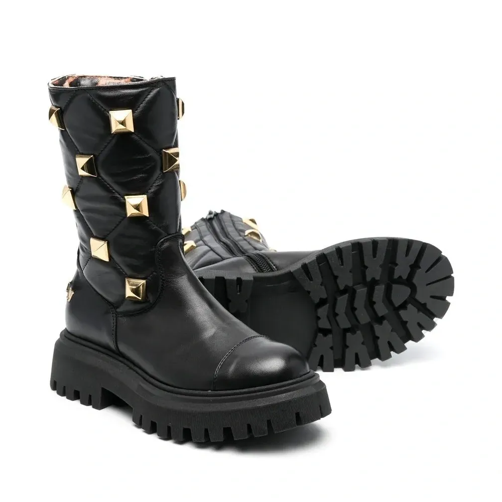 Ботинки с заклепками