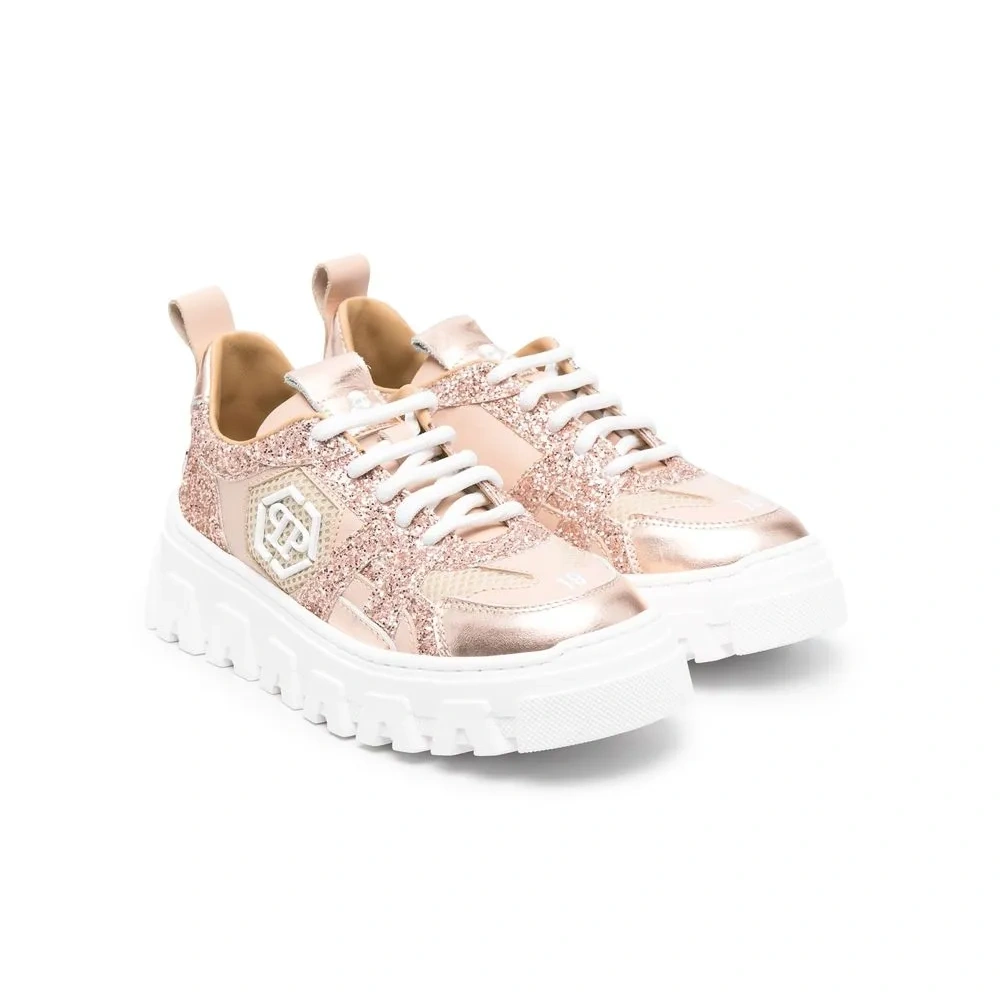 Кроссовки с нашивкой-логотипом