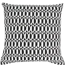 Подушка с геометричным узором