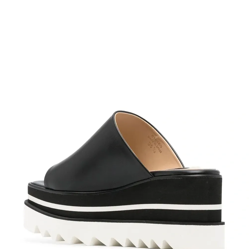 Сандалии на платформе